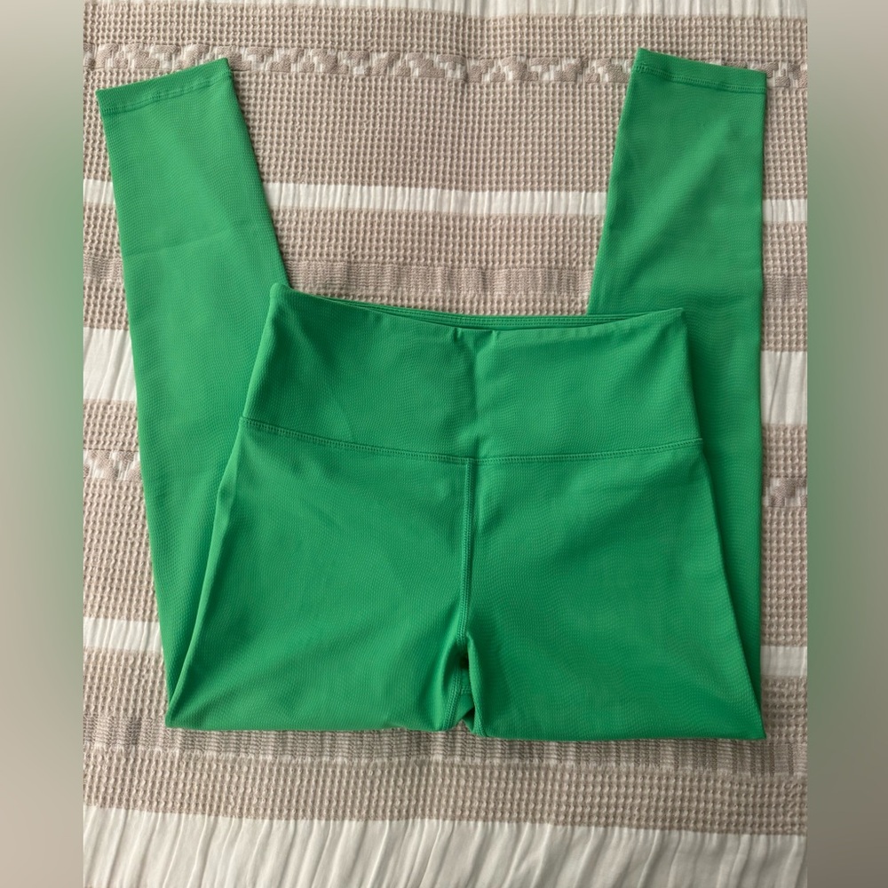 ZYIA Active  
Light and tight vibrations 
Emerald Leggings
